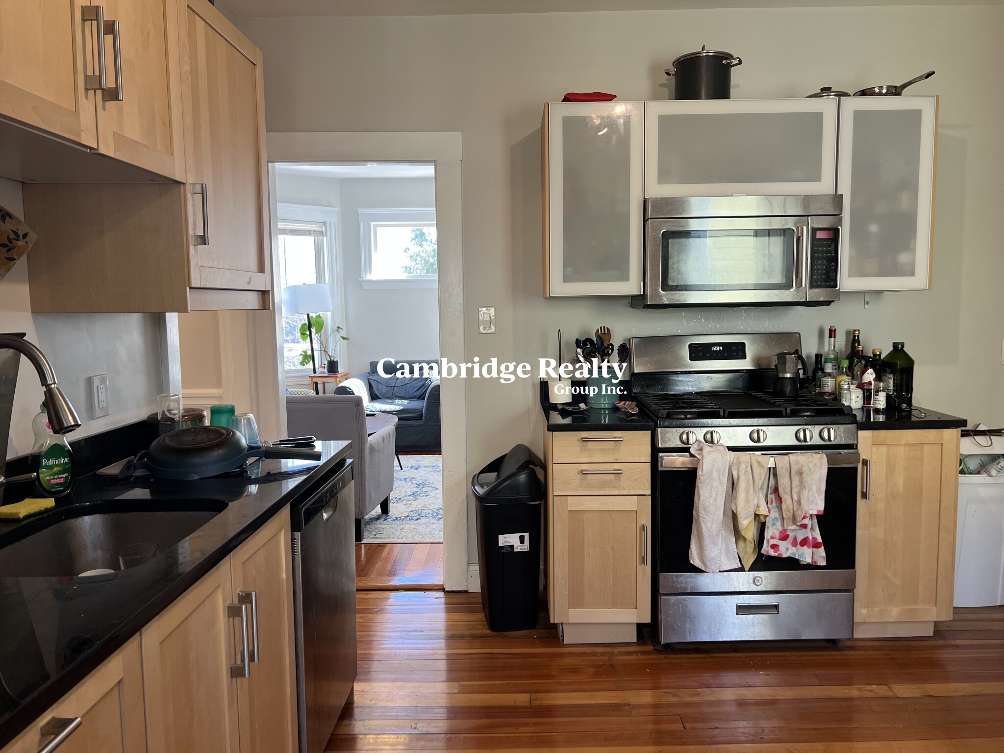 4 bed, 2 bath apartment for rent at 25 Fainwood Circle Unit 3, Mid-Cambridge — photo 2 of 18