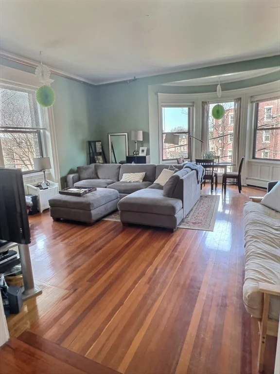 1 bed, 1 bath apartment for rent at 25 Garrison Rd Unit 1R, Aspinwall Hill — photo 2 of 5