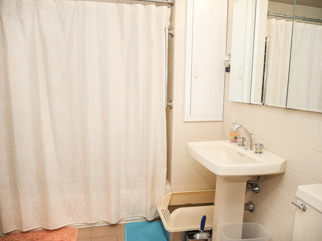 2 bed, 1 bath apartment for rent at 25 Garrison Rd Unit 2, Washington Square — photo 9 of 9