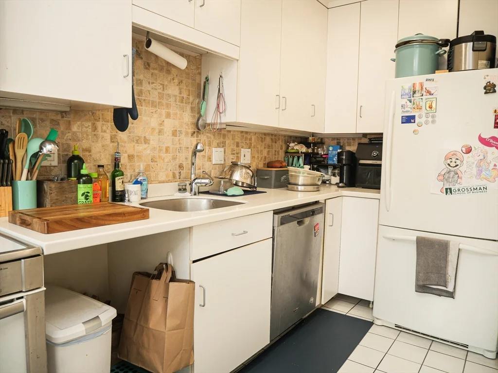 2 bed, 1 bath apartment for rent at 25 Garrison Rd Unit 2, Washington Square — photo 8 of 9
