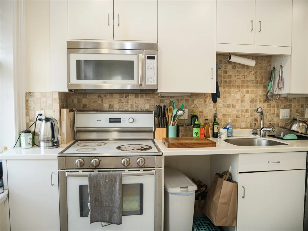 2 bed, 1 bath apartment for rent at 25 Garrison Rd Unit 2, Washington Square — photo 7 of 9
