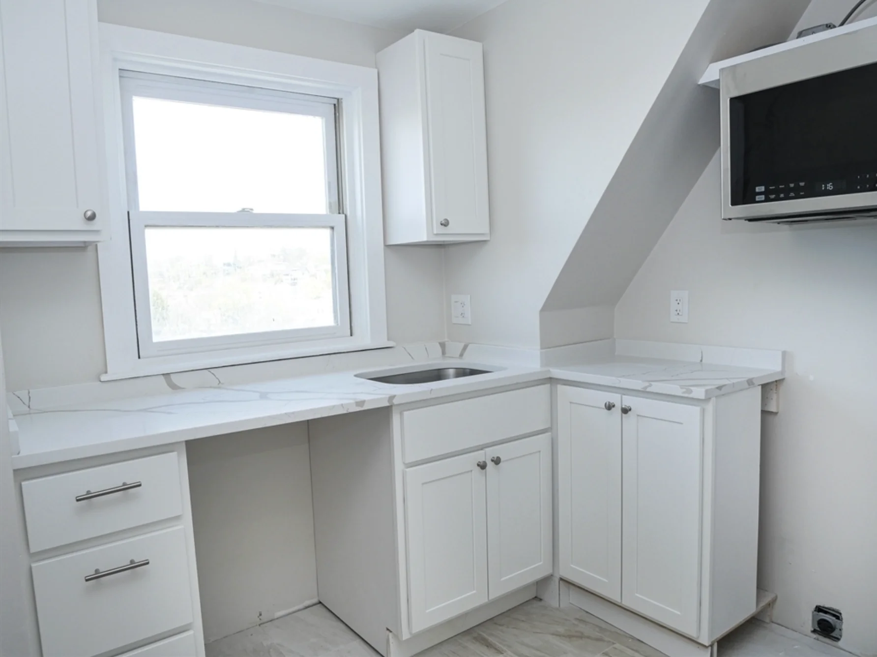 1 bed, 1 bath apartment for rent at 25 Garrison Rd Unit 4, Aspinwall Hill — photo 2 of 5