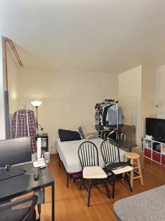 Studio bed, 1 bath apartment for rent at 25 Garrison Unit 1F, Brookline — photo 3 of 4