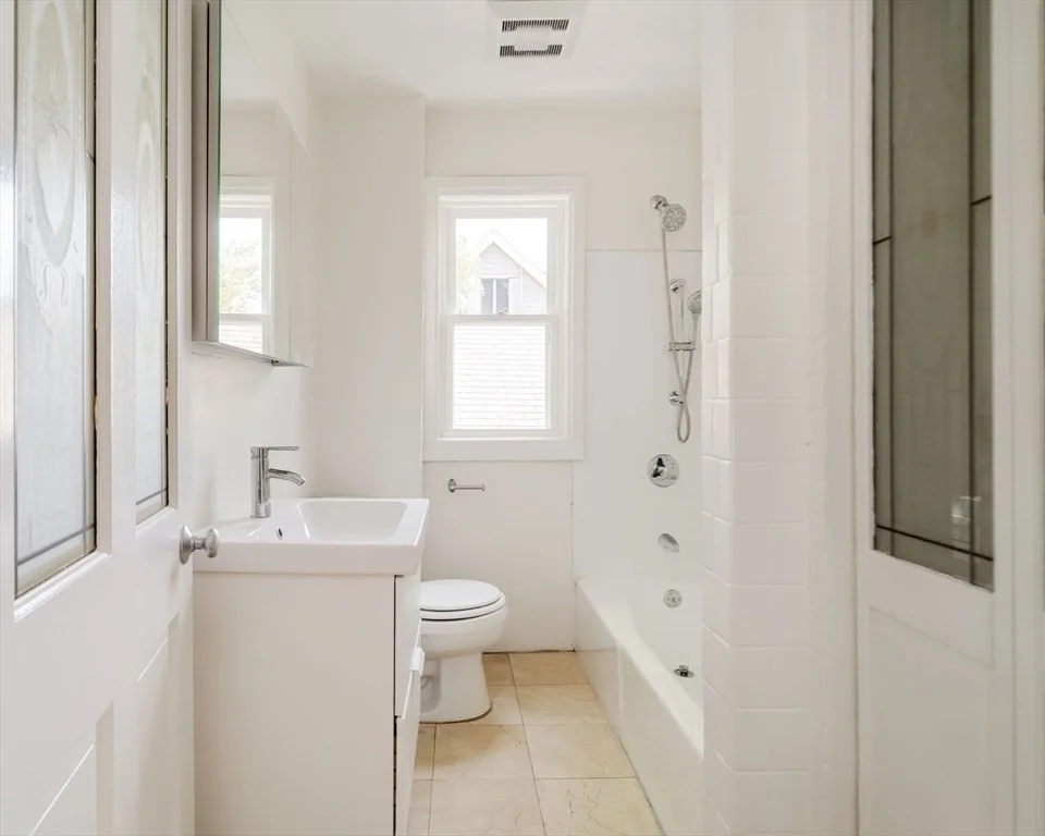 3 bed, 1 bath apartment for rent at 25 Granite St Unit 2, Cambridgeport — photo 13 of 21