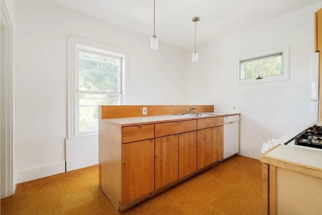 3 bed, 1 bath apartment for rent at 25 Granite St Unit 2, Cambridgeport — photo 9 of 21