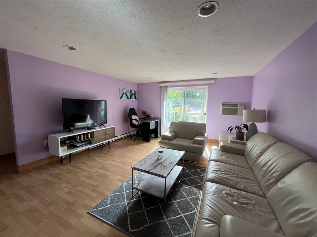 2 bed, 1 bath apartment for rent at 25 Greentree Ln Unit 13, Weymouth — photo 1 of 7