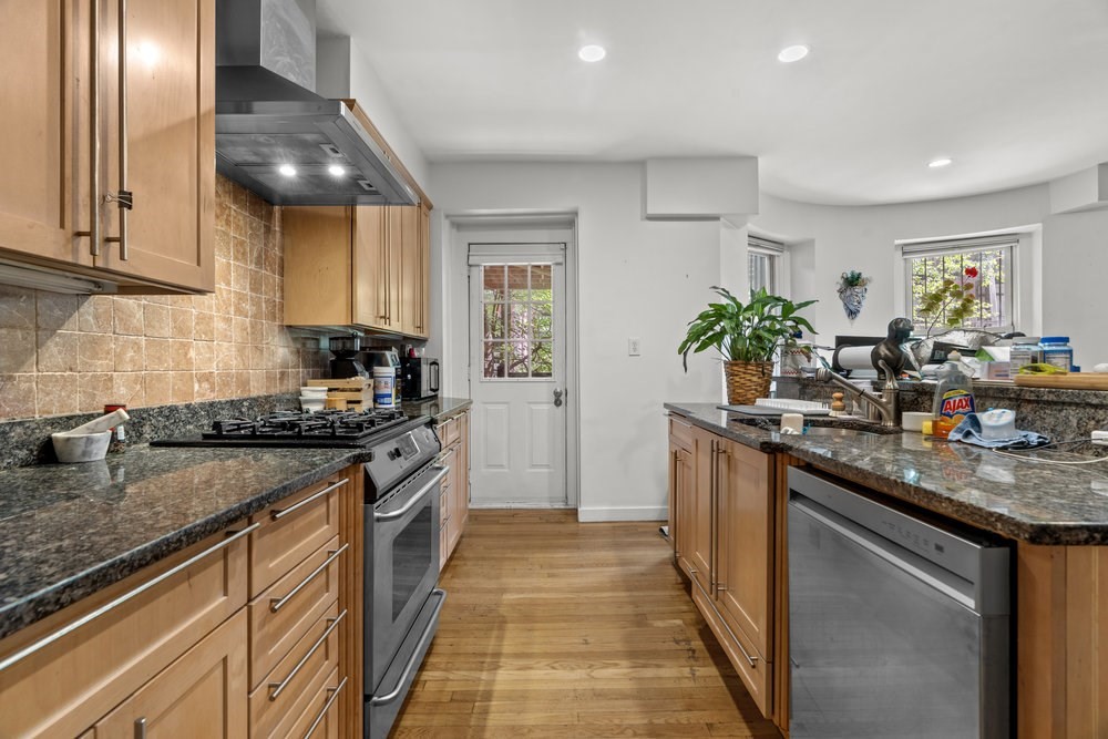 2 bed, 2 bath apartment for rent at 25 Greenwich Park Unit 1, South End — photo 10 of 26