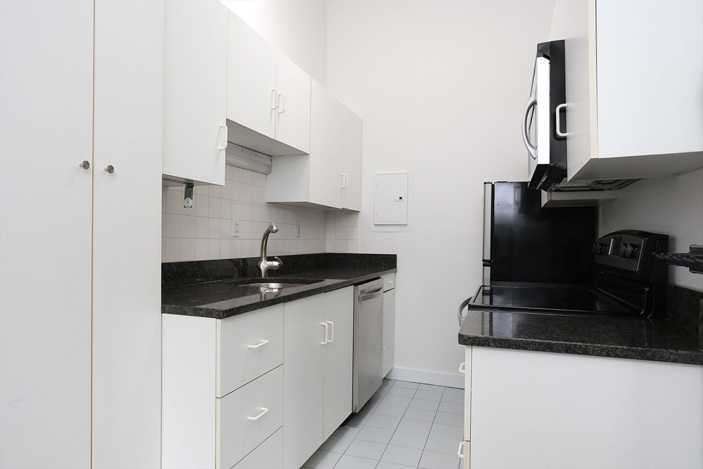 1 bed, 1 bath apartment for rent at 25 Hanson St Unit 4, South End — photo 5 of 19