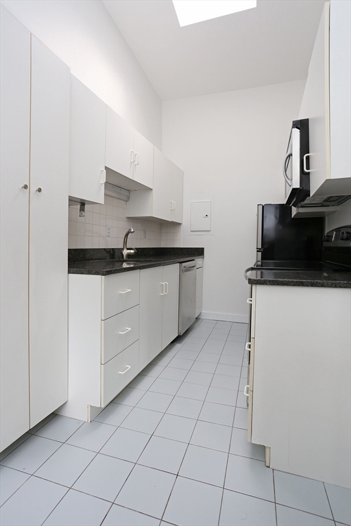 1 bed, 1 bath apartment for rent at 25 Hanson St Unit 4, South End — photo 6 of 19