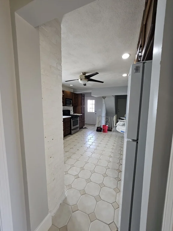 4 bed, 2 bath apartment for rent at 25 Hatch St Unit 1, Everett — photo 3 of 25