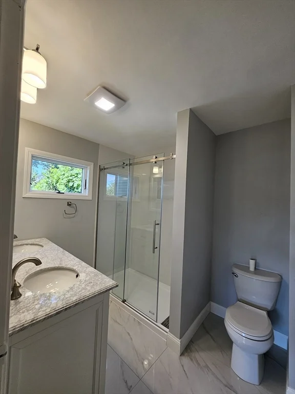 4 bed, 2 bath apartment for rent at 25 Hatch St Unit 1, Everett — photo 16 of 25