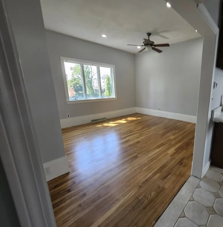 4 bed, 2 bath apartment for rent at 25 Hatch St Unit 1, Everett — photo 4 of 25
