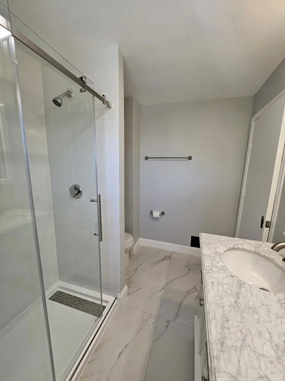 4 bed, 2 bath apartment for rent at 25 Hatch St Unit 1, Everett — photo 15 of 25