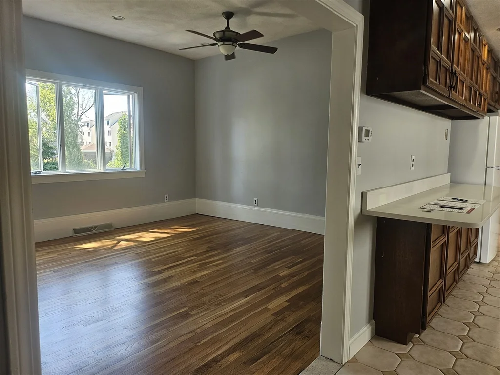 4 bed, 2 bath apartment for rent at 25 Hatch St Unit 1, Everett — photo 20 of 25