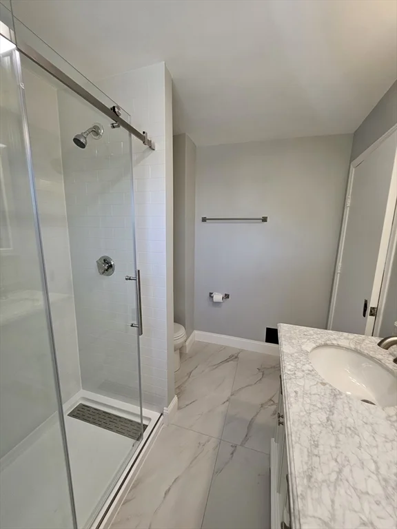 4 bed, 2 bath apartment for rent at 25 Hatch St Unit 1, Everett — photo 17 of 25