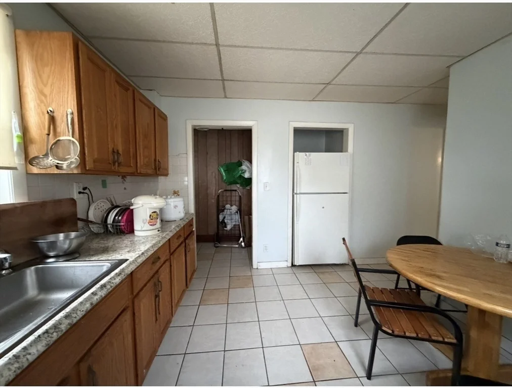 3 bed, 1 bath apartment for rent at 25 Hawthorne Unit 1, Malden — photo 3 of 13