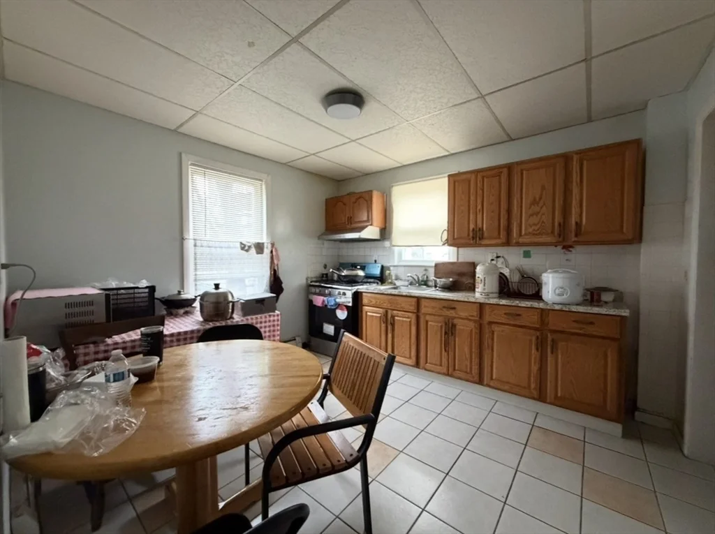 3 bed, 1 bath apartment for rent at 25 Hawthorne Unit 1, Malden — photo 2 of 13