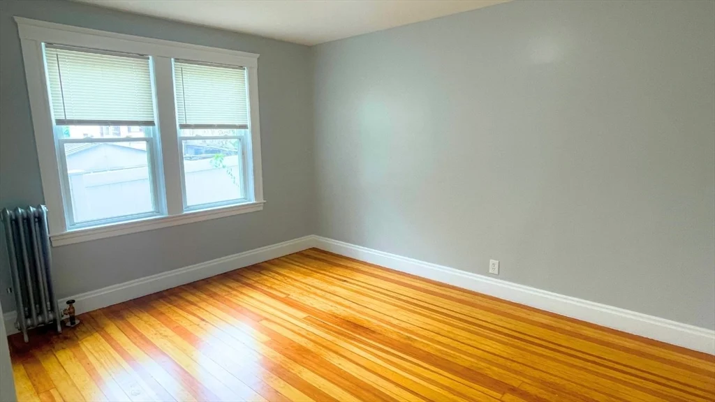 3 bed, 1 bath apartment for rent at 25 Hazel St Unit 1, Salem — photo 8 of 9