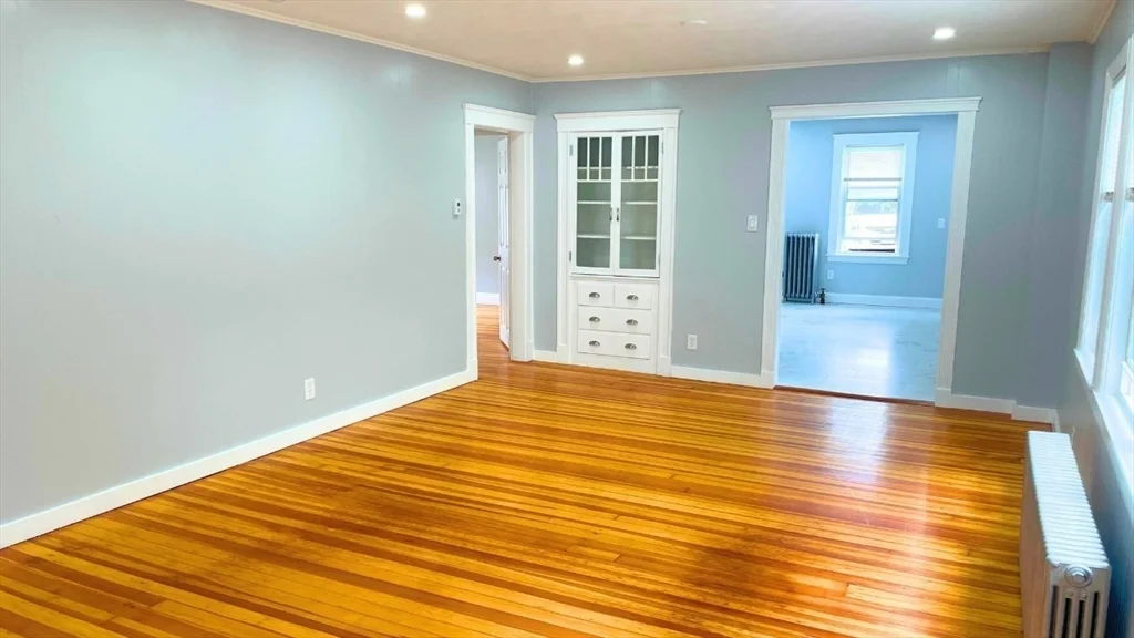 3 bed, 1 bath apartment for rent at 25 Hazel St Unit 1, Salem — photo 3 of 9