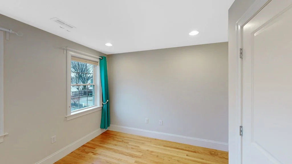 4 bed, 3 bath apartment for rent at 25 Hearn St Unit TH, Mount Auburn — photo 11 of 25