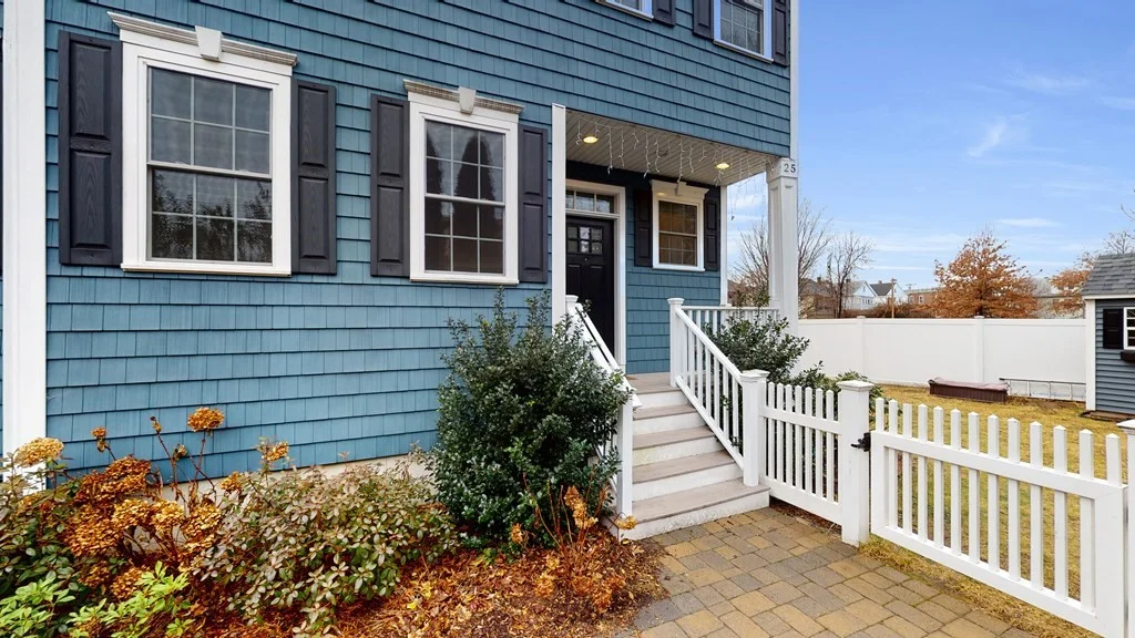 4 bed, 3 bath apartment for rent at 25 Hearn St Unit TH, Mount Auburn — photo 1 of 25
