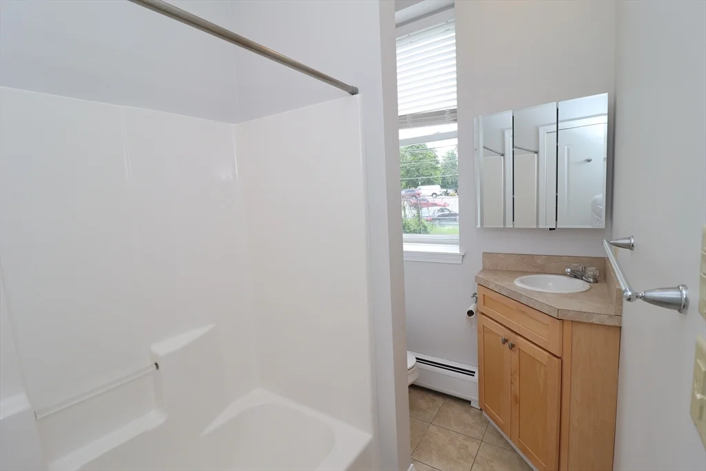 1 bed, 1 bath apartment for rent at 25 High St Unit 204, Clinton — photo 7 of 13