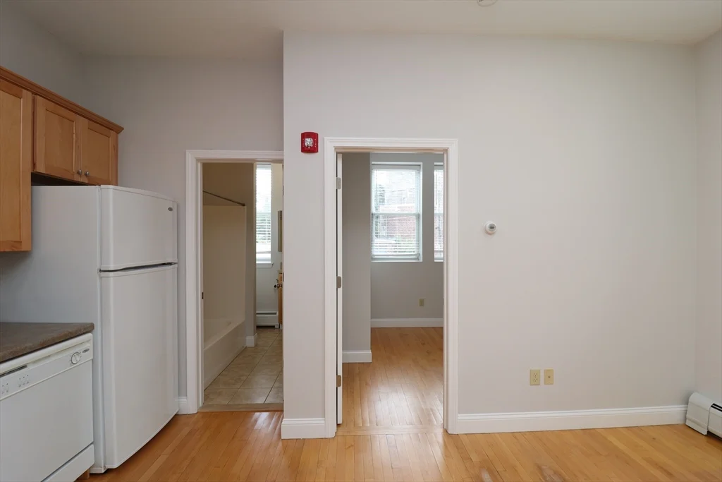 1 bed, 1 bath apartment for rent at 25 High St Unit 204, Clinton — photo 4 of 13