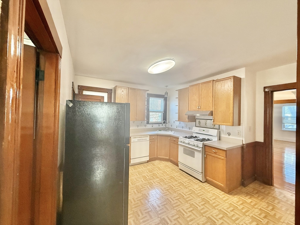 2 bed, 1 bath apartment for rent at 25 Hollis Unit 2, North Cambridge — photo 1 of 30