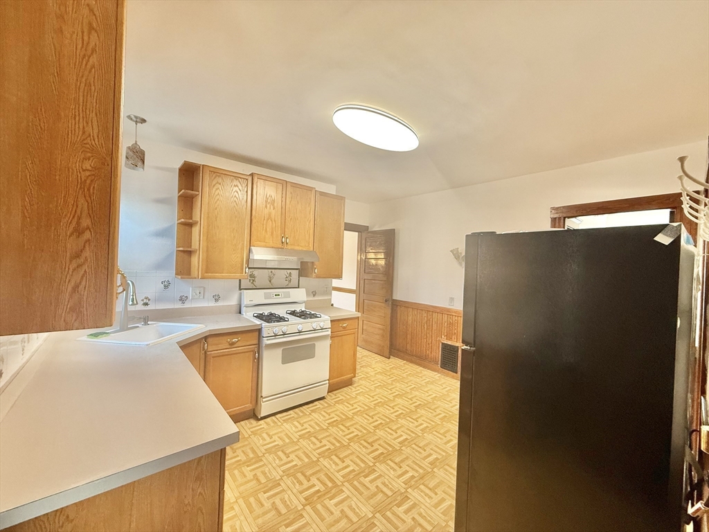 2 bed, 1 bath apartment for rent at 25 Hollis Unit 2, North Cambridge — photo 3 of 30