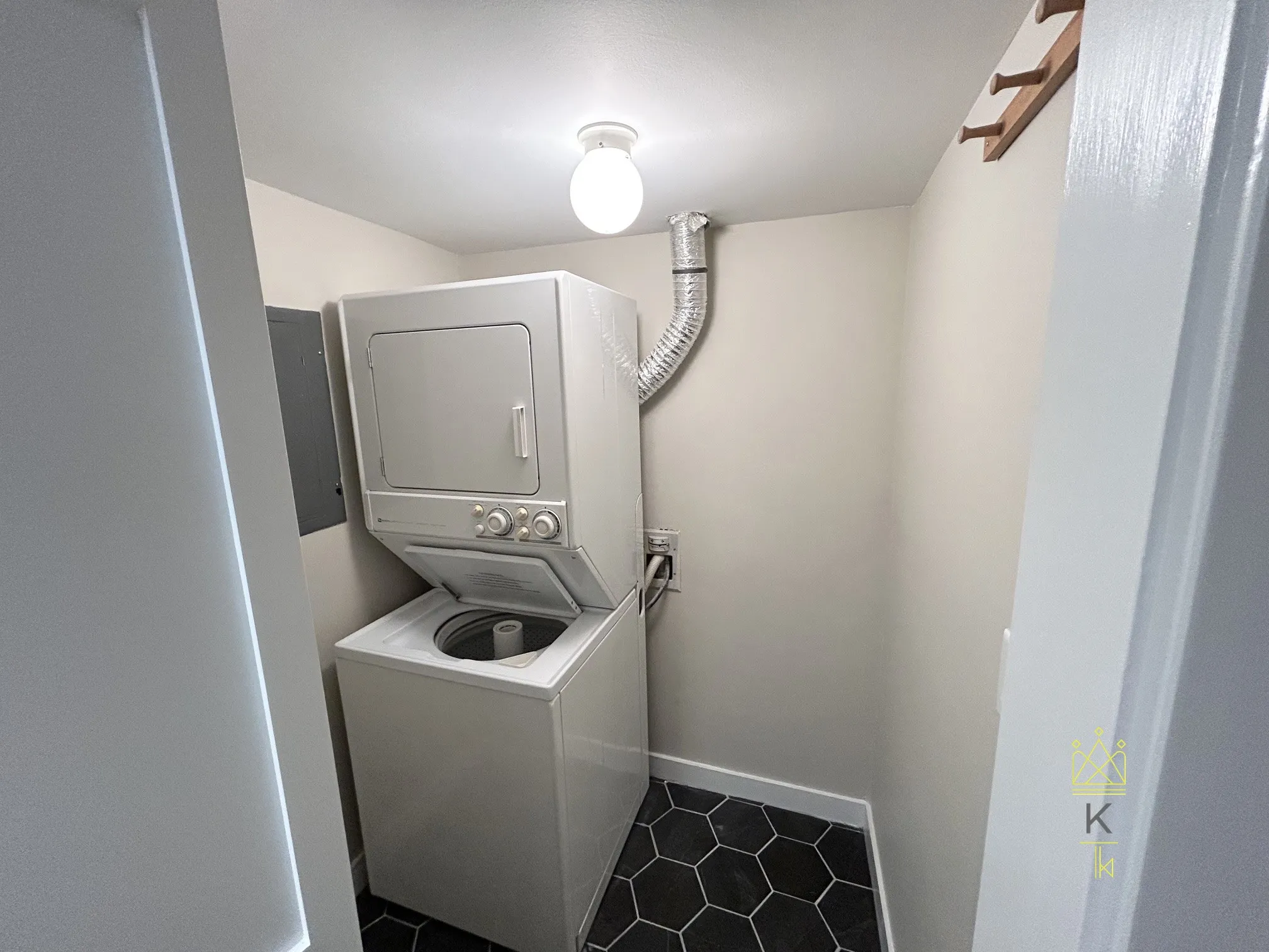 2 bed, 2 bath apartment for rent at 25 Holly Ln Unit 1, Chestnut Hill — photo 10 of 17