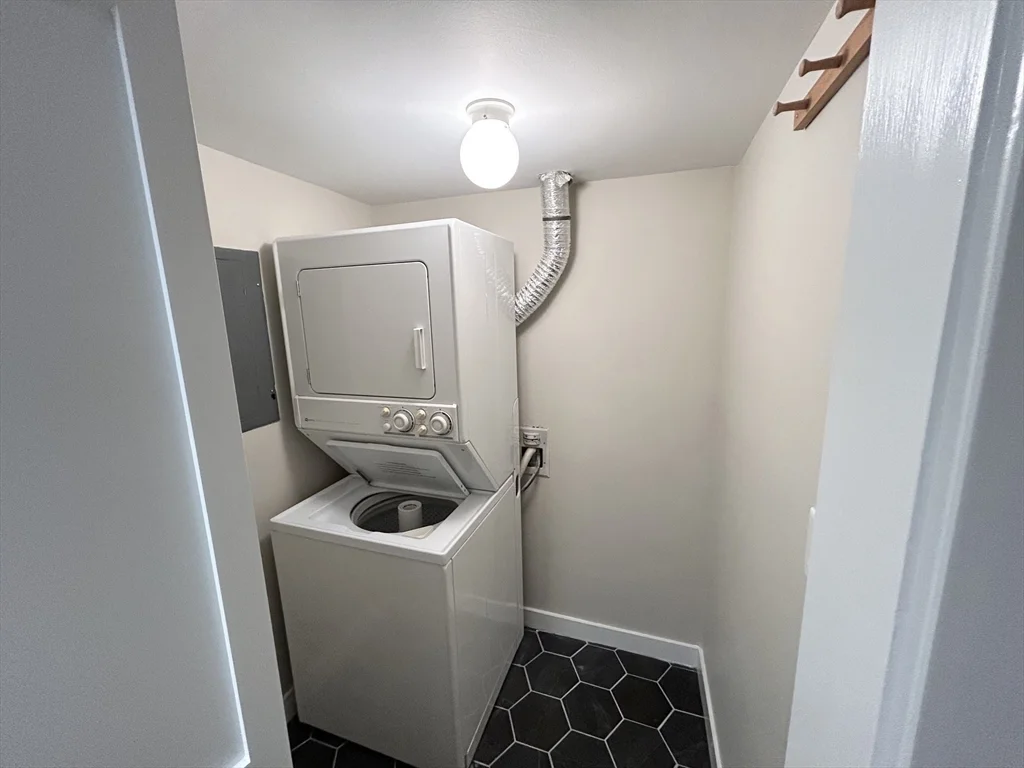 2 bed, 2 bath apartment for rent at 25 Holly Ln Unit 1D, Chestnut Hill — photo 7 of 9