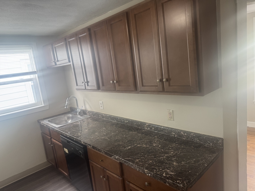 3 bed, 1 bath apartment for rent at 25 Holman St Unit 1, Attleboro — photo 5 of 7
