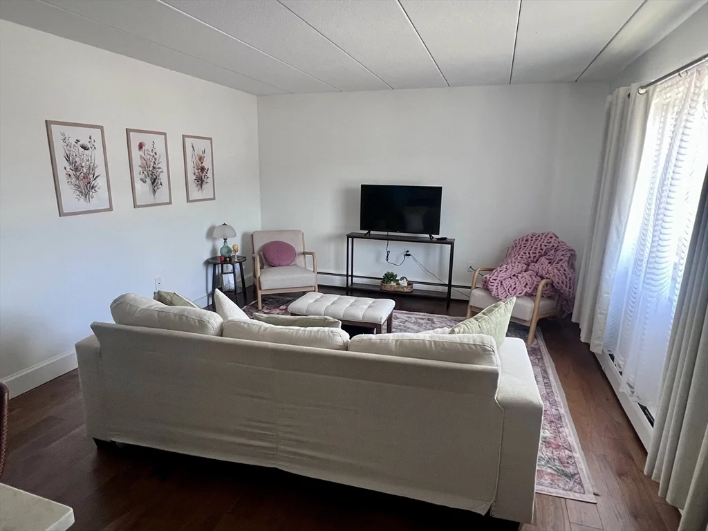 1 bed, 1 bath apartment for rent at 25 Homer Unit 2-4, West Cambridge — photo 6 of 10