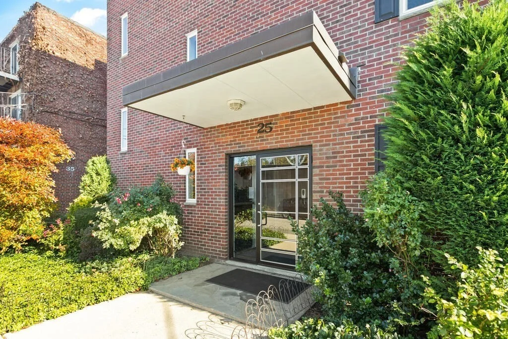 1 bed, 1 bath apartment for rent at 25 Homer Unit 2-4, West Cambridge