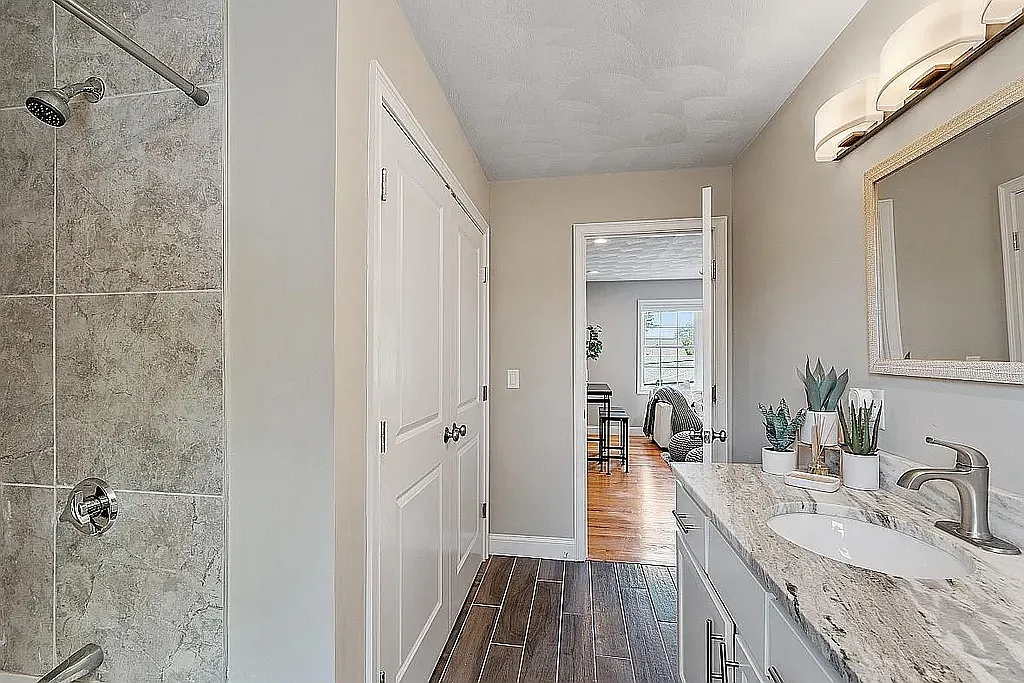 4 bed, 1 bath apartment for rent at 25 Hopkins St Unit 2, Revere — photo 11 of 14
