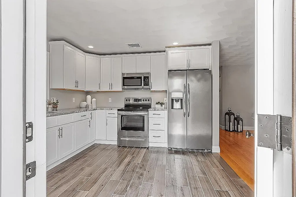 4 bed, 1 bath apartment for rent at 25 Hopkins St Unit 2, Revere — photo 3 of 14