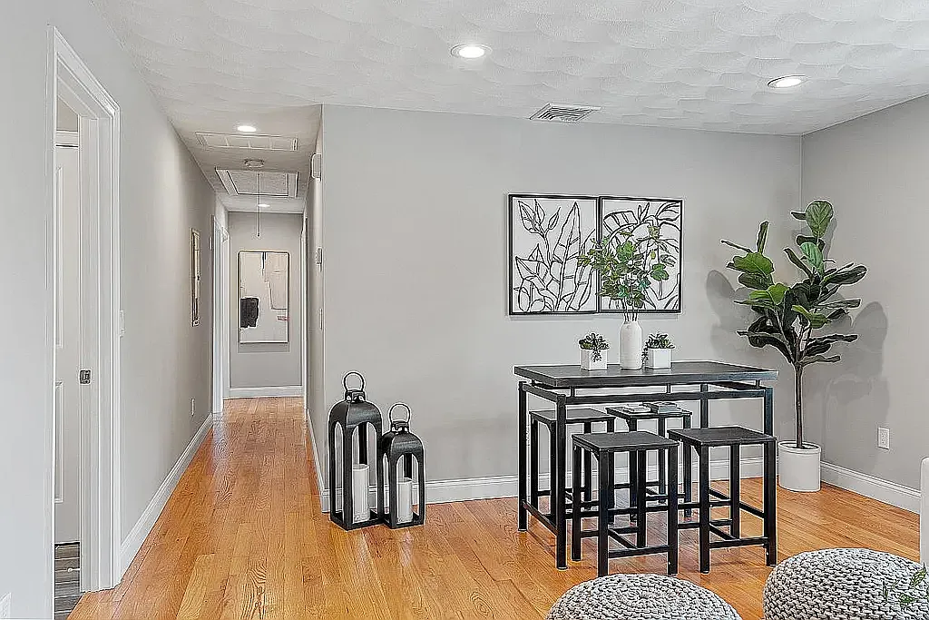 4 bed, 1 bath apartment for rent at 25 Hopkins St Unit 2, Revere — photo 9 of 14