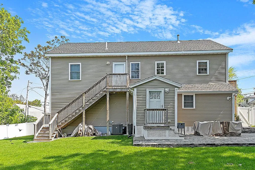 4 bed, 1 bath apartment for rent at 25 Hopkins St Unit 2, Revere — photo 12 of 14
