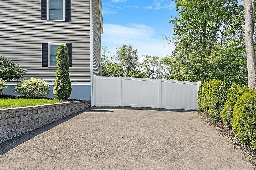 4 bed, 1 bath apartment for rent at 25 Hopkins St Unit 2, Revere — photo 14 of 14