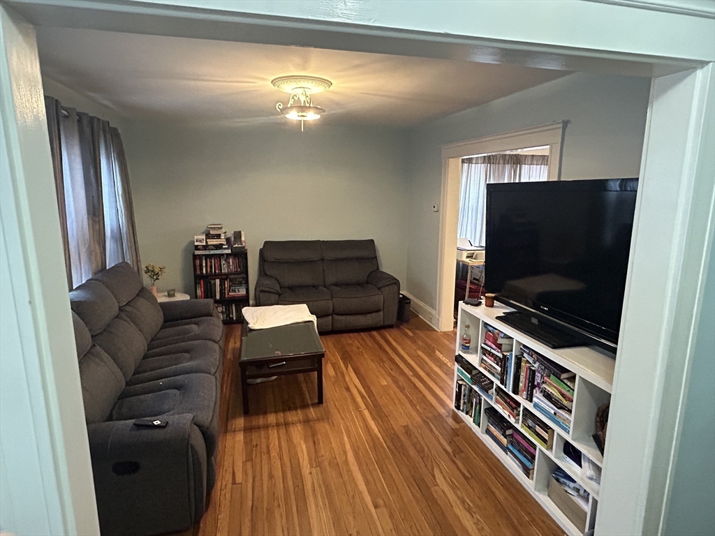 2 bed, 1 bath apartment for rent at 25 Irvington Rd Unit 2, West Somerville — photo 2 of 17