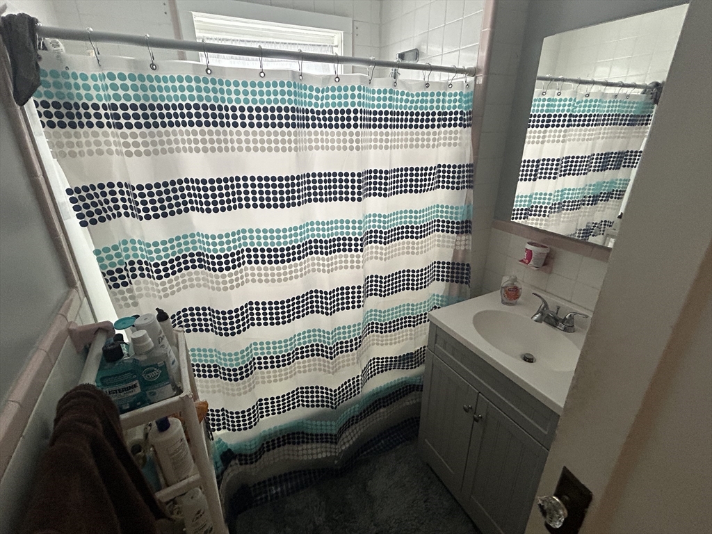 2 bed, 1 bath apartment for rent at 25 Irvington Rd Unit 2, West Somerville — photo 14 of 17