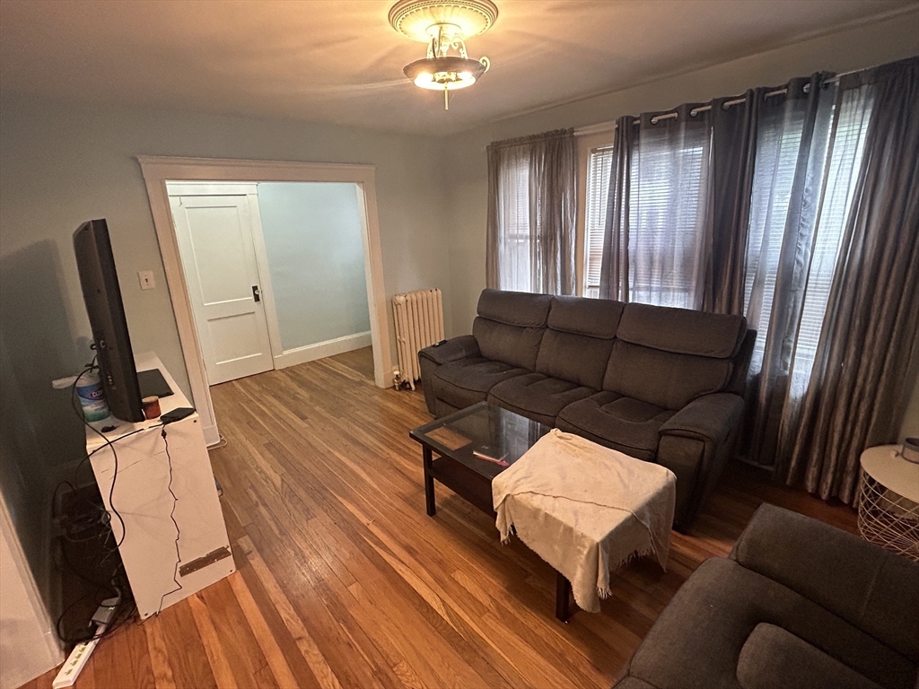 2 bed, 1 bath apartment for rent at 25 Irvington Rd Unit 2, West Somerville — photo 4 of 17