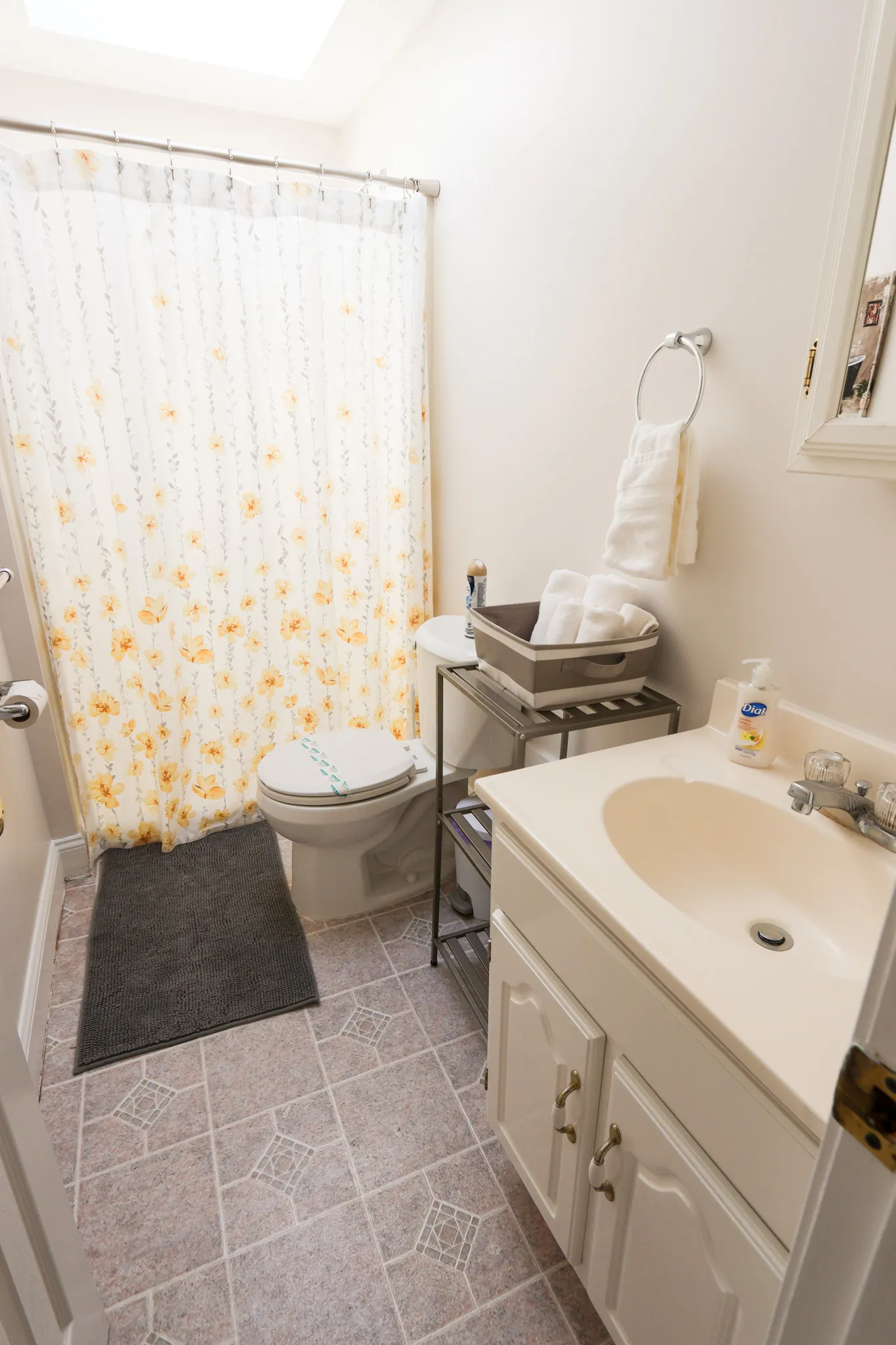 3 bed, 3 bath apartment for rent at 25 Jay St Unit C, Riverside — photo 24 of 29