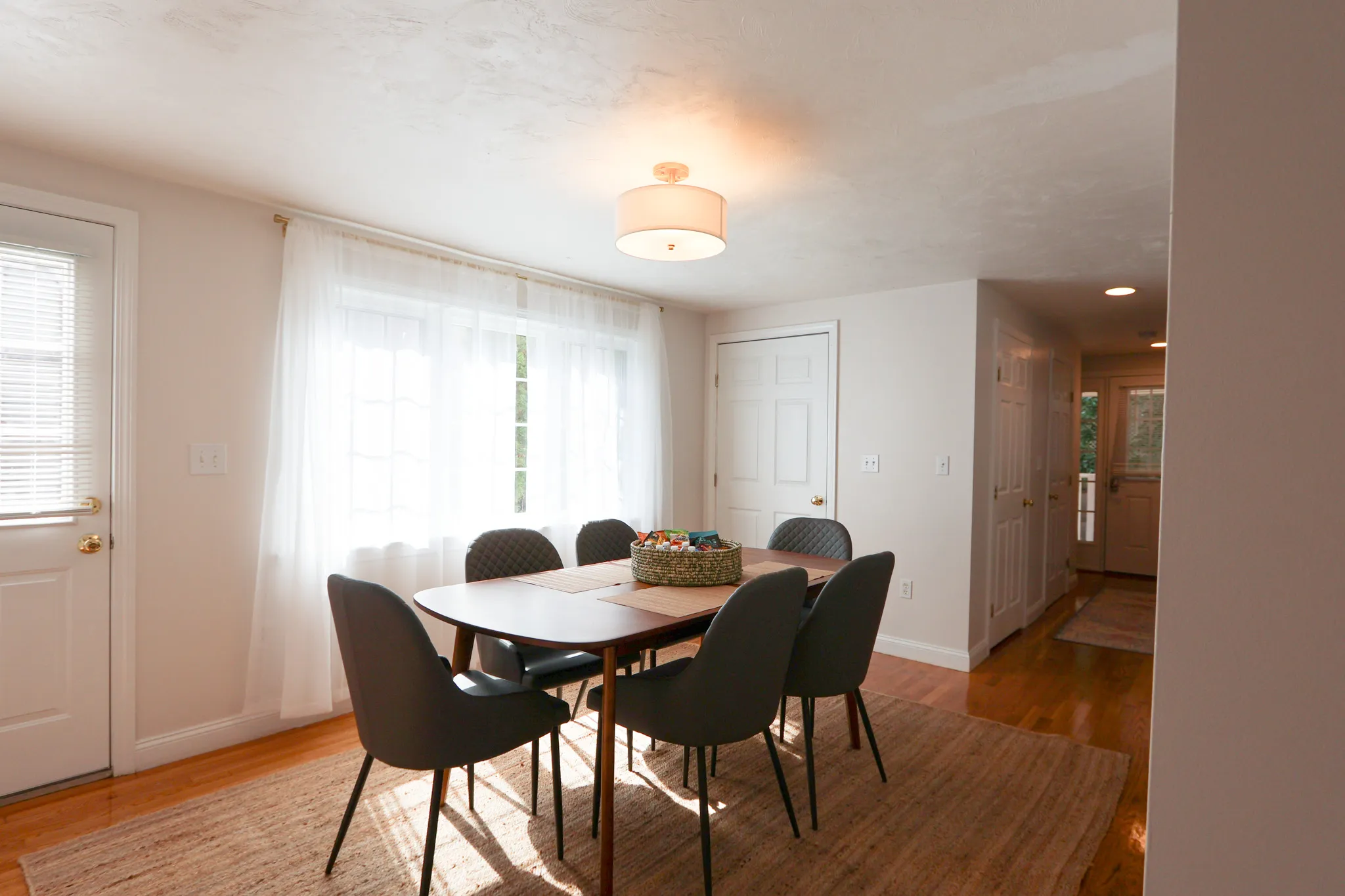 3 bed, 3 bath apartment for rent at 25 Jay St Unit C, Riverside — photo 7 of 29