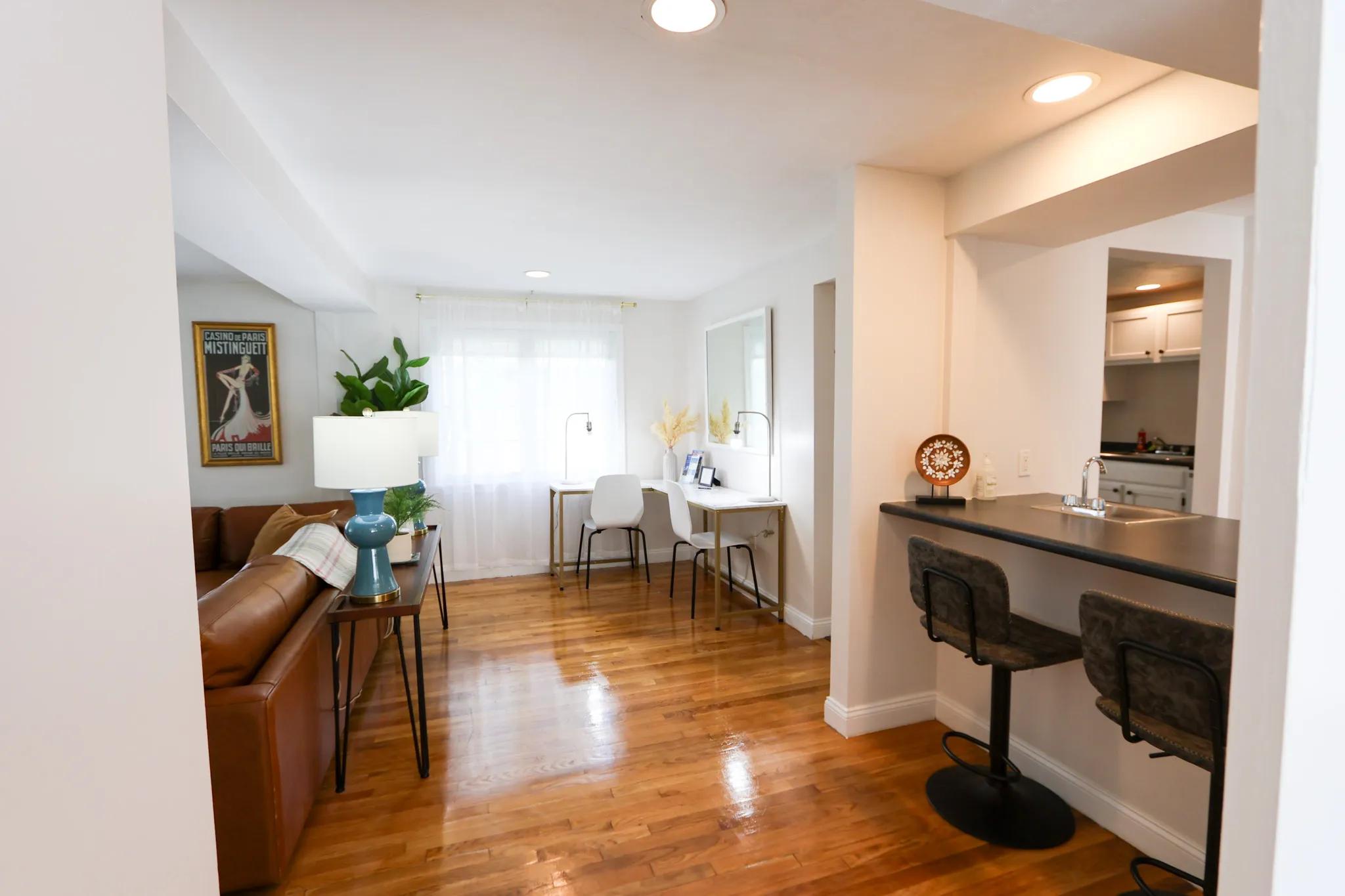3 bed, 3 bath apartment for rent at 25 Jay St Unit C, Riverside — photo 9 of 29