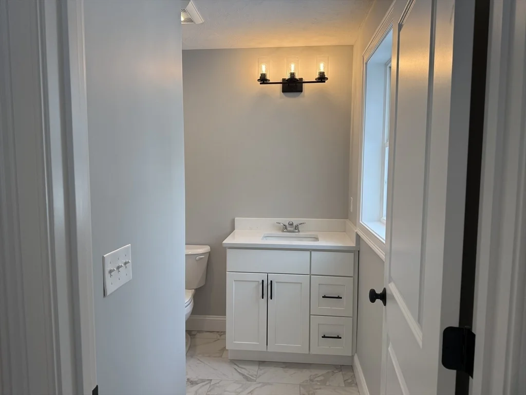 4 bed, 2 bath apartment for rent at 25 Kashmir's Way Unit 25, Middleboro — photo 22 of 40