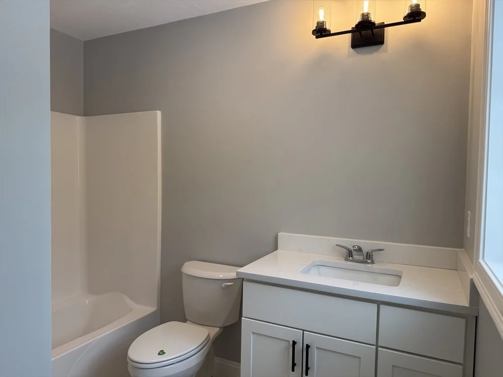 4 bed, 2 bath apartment for rent at 25 Kashmir's Way Unit 25, Middleboro — photo 23 of 40