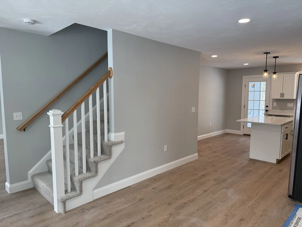 4 bed, 2 bath apartment for rent at 25 Kashmir's Way Unit 25, Middleboro — photo 4 of 40