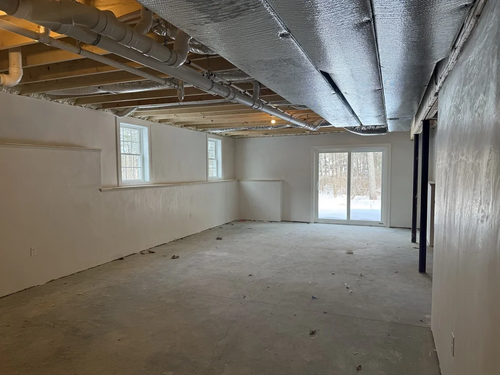 4 bed, 2 bath apartment for rent at 25 Kashmir's Way Unit 25, Middleboro — photo 37 of 40