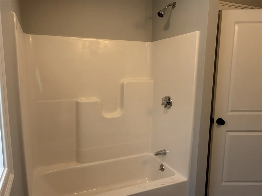 4 bed, 2 bath apartment for rent at 25 Kashmir's Way Unit 25, Middleboro — photo 33 of 40
